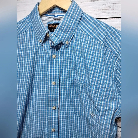 Ariat Professional Series Short Sleeve‎ Blue Plaid size Medium Western Rodeo - Picture 2 of 8